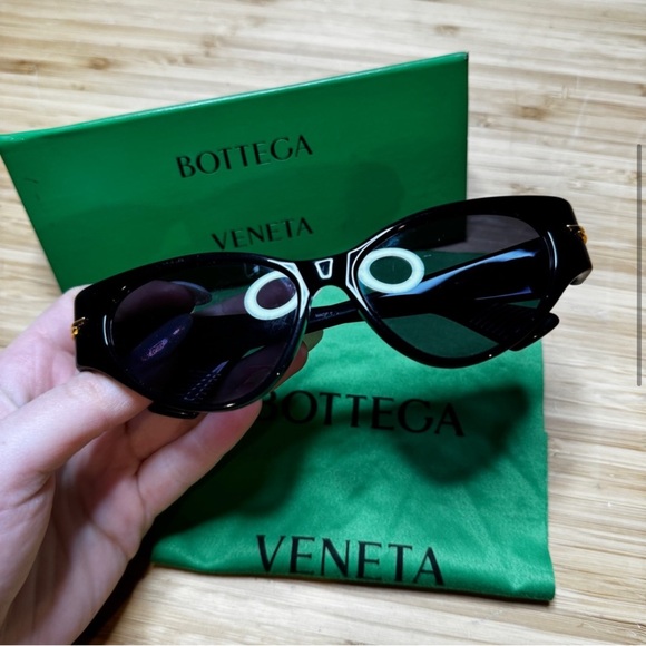 Bottega Ventea cat eye sunglasses main image 8